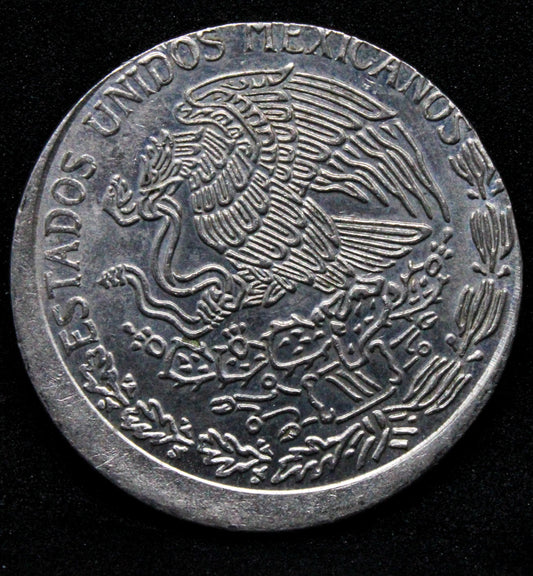 1981 mexico error peso, off centre struck. KM-460.