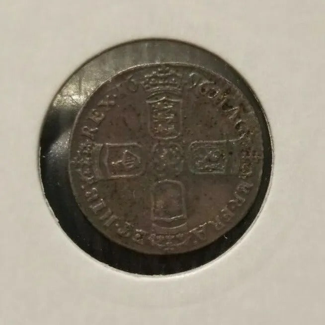 Great Britain William III 6 Pence 1696, KM485 First bust. Early harp variety EF